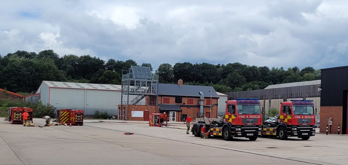 HWFireAFarmer's tweet photo. High Volume Pump familiarisation and water officer training for Charlie Command Group today. Thanks to the team @HWFireWFhub for sharing your expertise. https://t.co/NxAHq2ZDiq