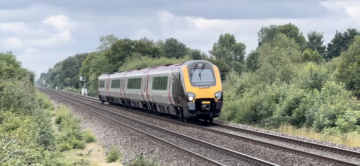 PlatformEdge1's tweet image. Here are some other photos from earlier at the bridge just after Willington #Class70 #Class170 #Class220