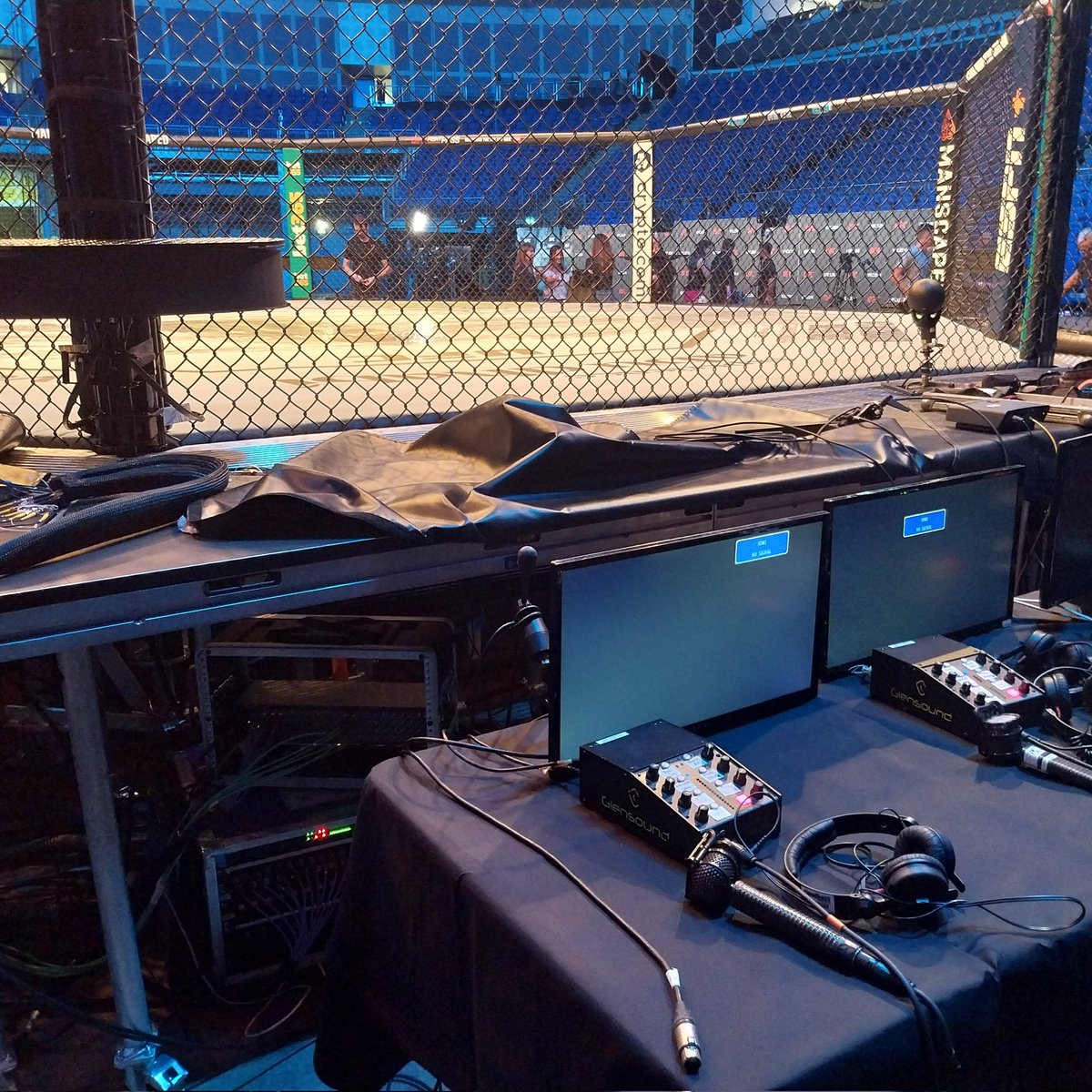 De werkplek. Morgen #UFCLondon bij <a href="/Eurosport_NL/">Eurosport Nederland</a> &amp; <a href="/DiscoveryPlusNL/">discovery+ Nederland</a>.