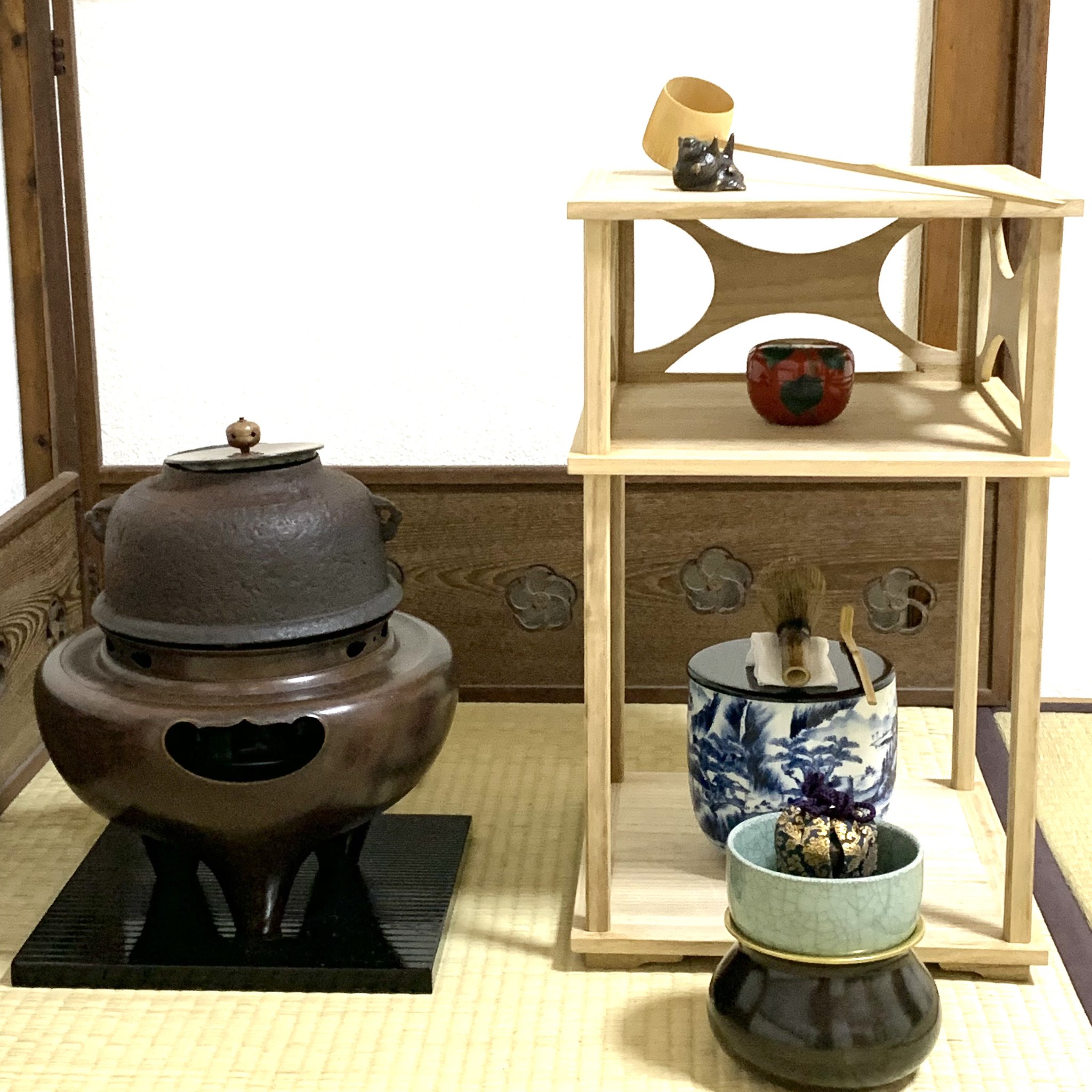 【茶道具】茶室［結界］舟底古材・表千家・裏千家・煎茶・お点前・衝立・屏風・骨董 茶道具 茶器 風炉先屏風 衝立 両面使い 独楽繋 杉網代 表千家 裏