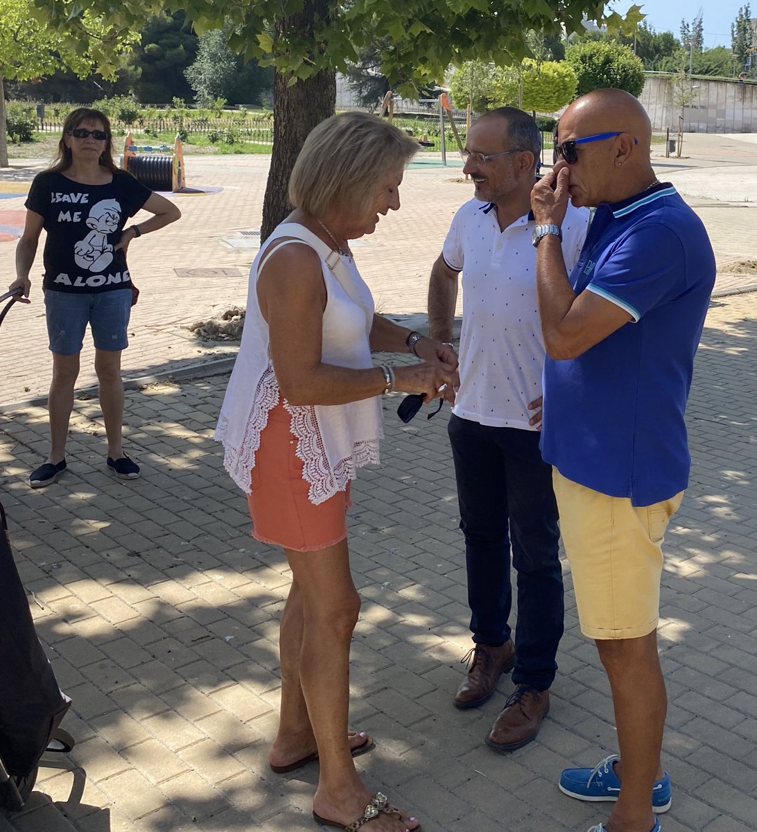 becerrafj's tweet photo. 👉🏻 Mañana informando a nuestros vecinos sobre el proyecto de @NunezFeijoo.

🗳 Este 23J debemos acudir a las urnas y llenarlas de votos al @ppopular, ya que es la única alternativa al desgobierno de Sánchez y sus socios.

📍Mercadillo (Recinto Ferial)

#EsElMomento #Coslada https://t.co/hB78QKFTON