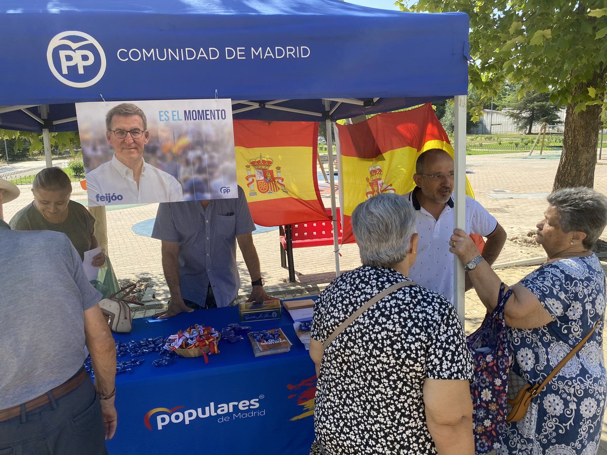 becerrafj's tweet photo. 👉🏻 Mañana informando a nuestros vecinos sobre el proyecto de @NunezFeijoo.

🗳 Este 23J debemos acudir a las urnas y llenarlas de votos al @ppopular, ya que es la única alternativa al desgobierno de Sánchez y sus socios.

📍Mercadillo (Recinto Ferial)

#EsElMomento #Coslada https://t.co/hB78QKFTON