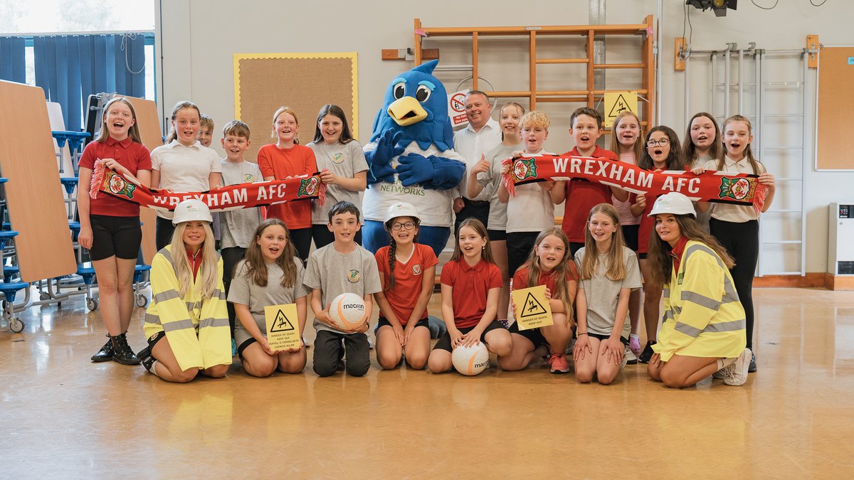 SP Energy Networks (@spenergynetwork) on Twitter photo We were proud to team up with the <a href="/Wrexham_AFC/">Wrexham AFC</a> Community Trust to kick-off our PowerWise electrical safety programme for primary school children from Ysgol Bodhyfryd. ⚡️To find out more, visit our website - bit.ly/44uNOfI #WxmAFC We were proud to team up with the <a href="/Wrexham_AFC/">Wrexham AFC</a> Community Trust to kick-off our PowerWise electrical safety programme for primary school children from Ysgol Bodhyfryd. ⚡️To find out more, visit our website - bit.ly/44uNOfI #WxmAFC
