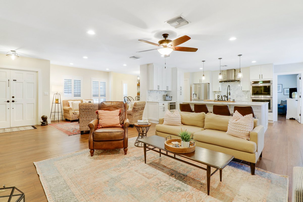 SimmondsTeam's tweet image. #OPENHOUSE &amp;amp; #PRICEIMPROVEMENT 342 Country Club Dr, Tequesta FL. Join us Sun, 7/23 from 12-2pm to preview this 5 bed, 3 bath, pool home that has been completely renovated! Impact windows, new roof, gorgeous pool and outdoor oasis. Now offered at $1,499,000. See you SUNDAY!