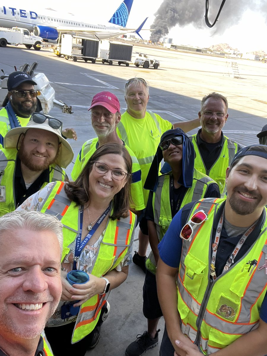 🔥🔥☀️Spent the day yesterday with this awesome PHX team! Appreciate all their efforts and hard work out in th 117 degree heat 🥵. Thank you #teamPHXrocks!!! #beingunited @GBieloszabski @DJKinzelman @markvicaryPHX