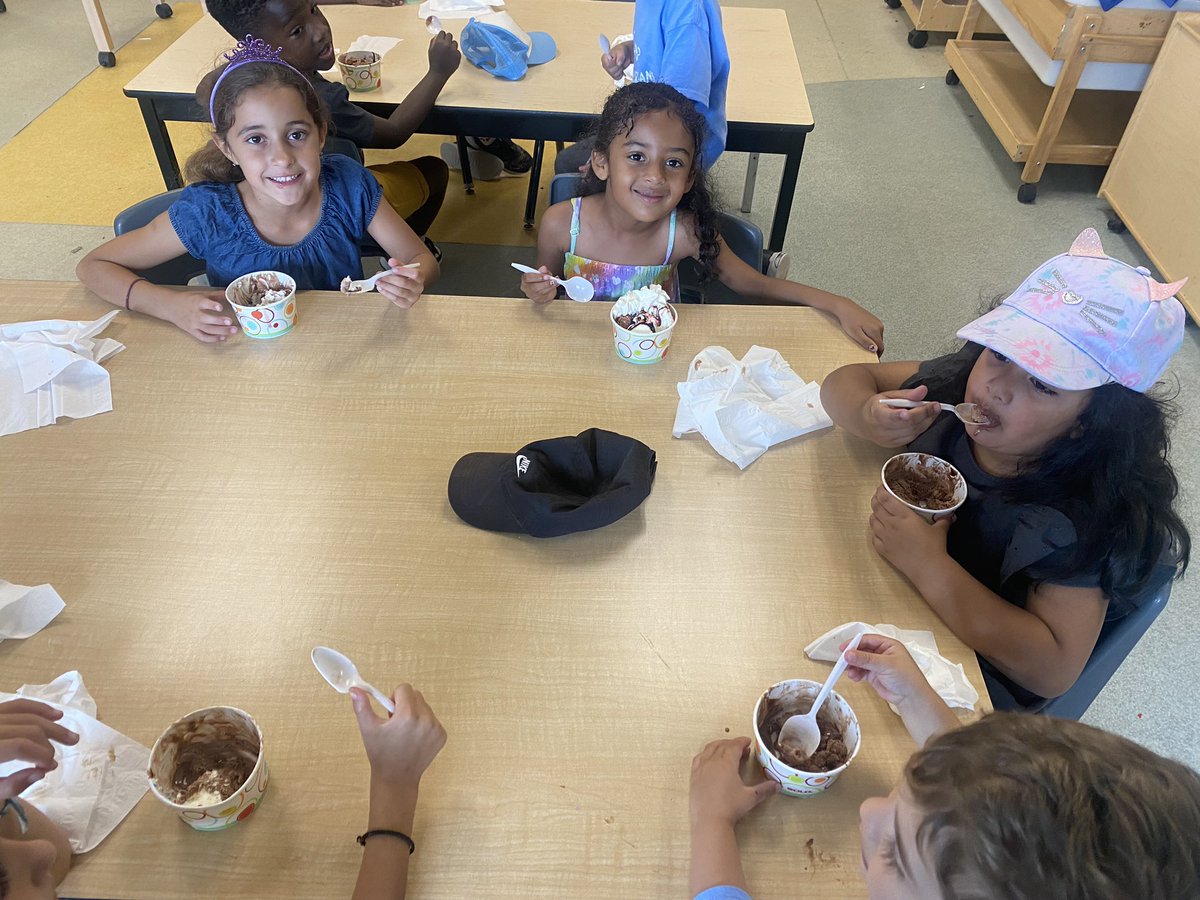 Miss Gabrielli (@missmgabrielli) on Twitter photo I scream, you scream, we all scream for ice cream! 🍦🍨 #icecreamsundaeday #campsummerland <a href="/SummerlandHCDSB/">Camp Summerland</a> I scream, you scream, we all scream for ice cream! 🍦🍨 #icecreamsundaeday #campsummerland <a href="/SummerlandHCDSB/">Camp Summerland</a>