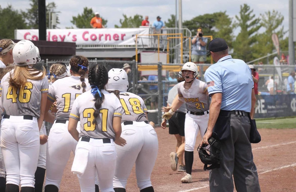 jesslynstairs's tweet photo. This team is one of the best I could’ve ever been apart of. Going to state with these girls again has been everything I’ve dreamed, even if we didn’t finish as we hoped. These seniors left such a mark and make it so hard to say goodbye. I couldn’t ask for a better year!Go Rams 🐏 https://t.co/3HnKyABK1Y