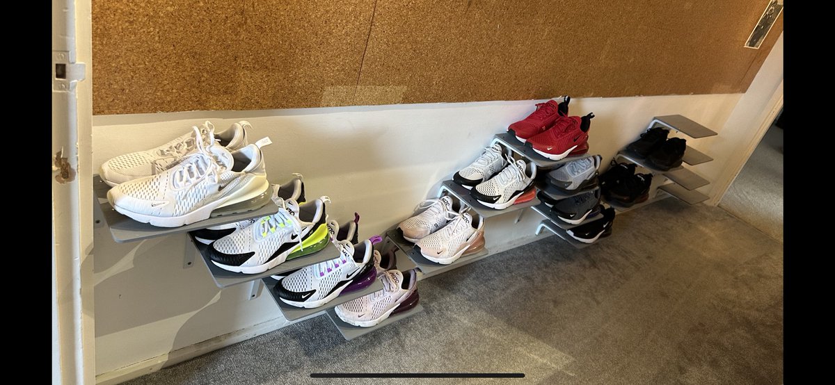 crazydreameruk's tweet photo. #nikeairmax bespoke shelving done 😊#emptyspaces 🤣 https://t.co/kPJEKlobrI