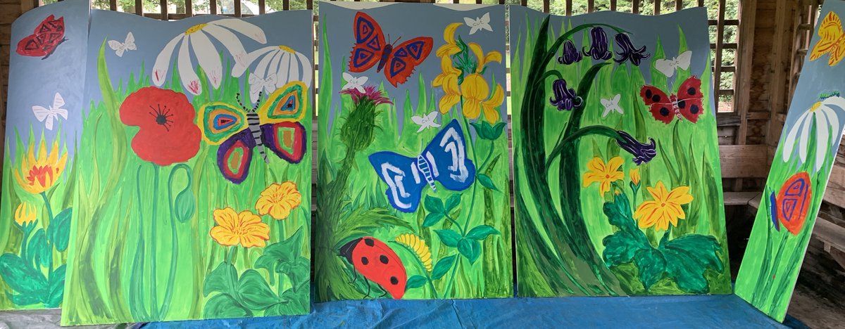 NicolaMW_Artist's tweet photo. South Wootton Junior - Design of 'Secret Garden’ with children and painting murals - not quite finished yet but another collaborative effort involving children, parents and the local community @visionkingslynn @bcklwn @LTLnews @NorfolkCC 3/11 https://t.co/qE6ZbOv1RQ