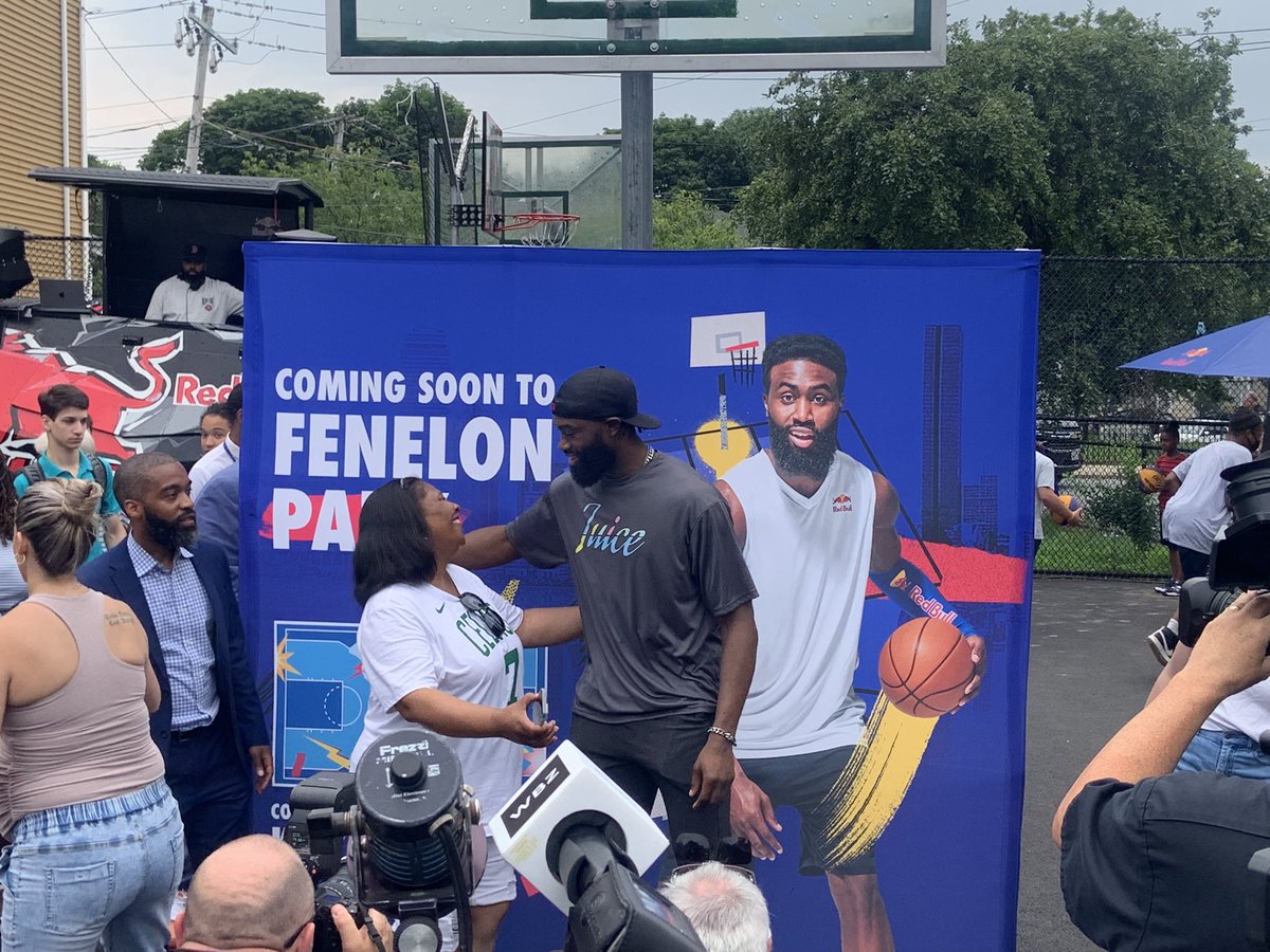 Contract talks between Jaylen Brown - F1kWMFJXsAICM6L