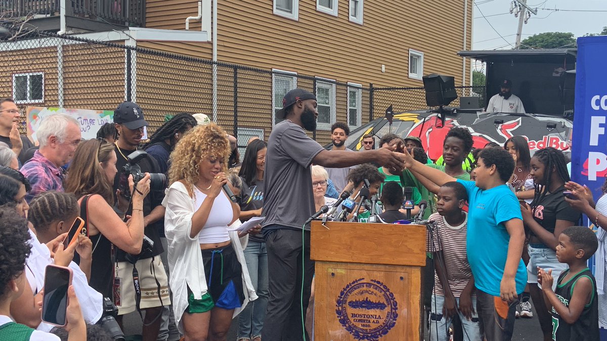 Contract talks between Jaylen Brown - F1kWMFMWwAALfOn 