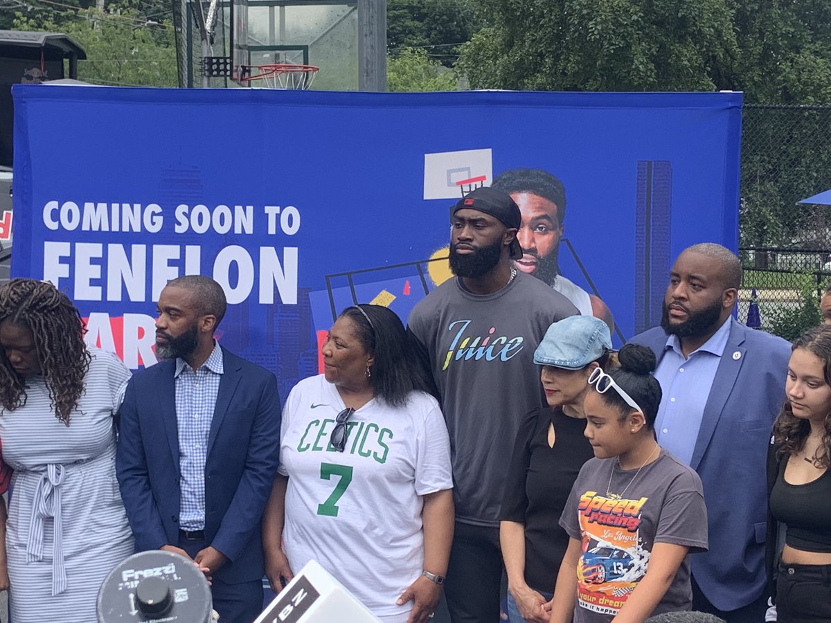 Contract talks between Jaylen Brown - F1kWMFNWAAEad5w