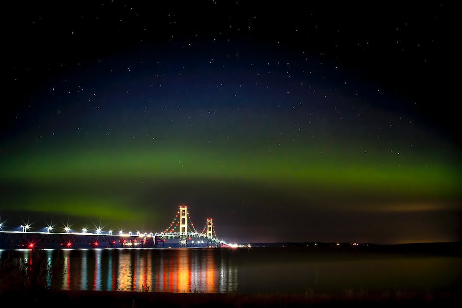 PhycoTechInc's tweet photo. Did you know that 68% of Lake Huron's watershed is forested? Lake Huron is connected to Lake Michigan by the Straits of Mackinac. Lake Huron is known for its sand dunes and has an underwater petrified forest of 7,000 year old trees. 

https://t.co/UOQ6VwBacX https://t.co/dyAStn45xR