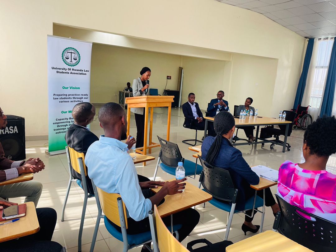 HAPPENING NOWWW AT the University of  Rwanda, the URLSA is  hosting "The ALUMNI MENTORSHIP DAY".
Along the way ,we need inspiration and people to build our zeal ....!!!!