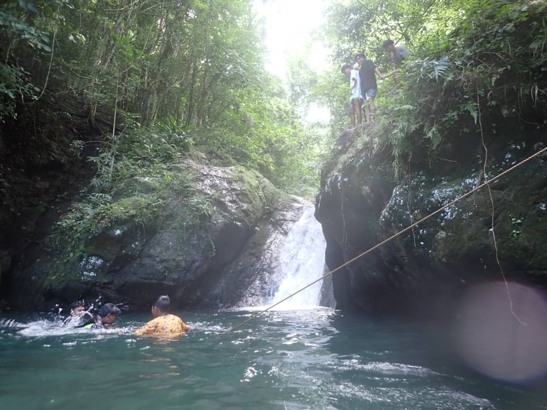 komishow0224's tweet photo. Tanawan Falls(タナワンフォール) 2023/07/08
滝としては大きすぎず、小さすぎず、更に水深も適度に深くて泳ぐも良し、水遊びするも良し。
#フィリピン #Philippines #マニラ #ケソン #ディンガラン #Dingalan #旅行 #日帰り旅行 #バスツアー #Facebook #ツアー #犬 #Dog #Tanawan_Falls #滝 #滝壺 https://t.co/jfgFgPb0On