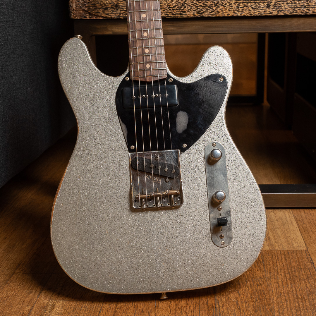 ChicagoMusicEx's tweet photo. Behold the @Atkin_Guitars Boosh electric guitar! Handmade in Atkin’s Canterbury shop, this new electric features Atkin’s second original offset body design you won’t find it anywhere. So, if this model is for you, get it from CME before it’s gone! https://t.co/G979nRz9YS #Atkin https://t.co/OKXOrJAyYb