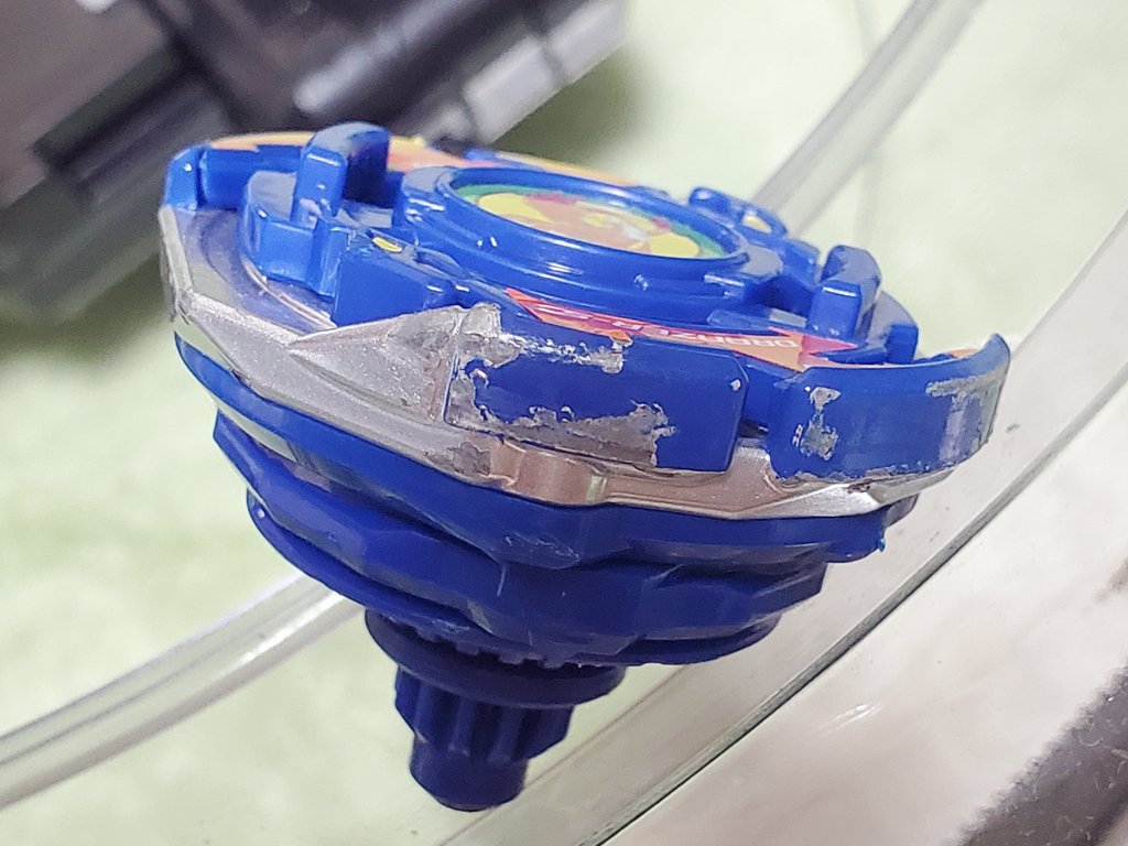 ちょっとお前だけ歴戦感出し過ぎじゃない? 