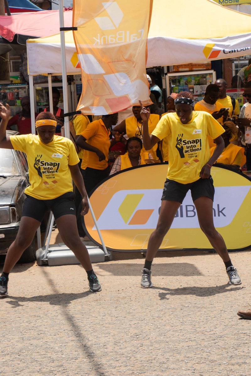 CalBankPLC's tweet photo. Snap into Action👌 with as little as GHS5 and start earning interest on your savings.😋
Our train stopped at Circle Market to educate and onboard customers onto our Snap Save account. Don't be left out, simply dial *771*1# to begin📌
#CalBank #ForwardTogether #SnapSave #Savings #savingsmonth