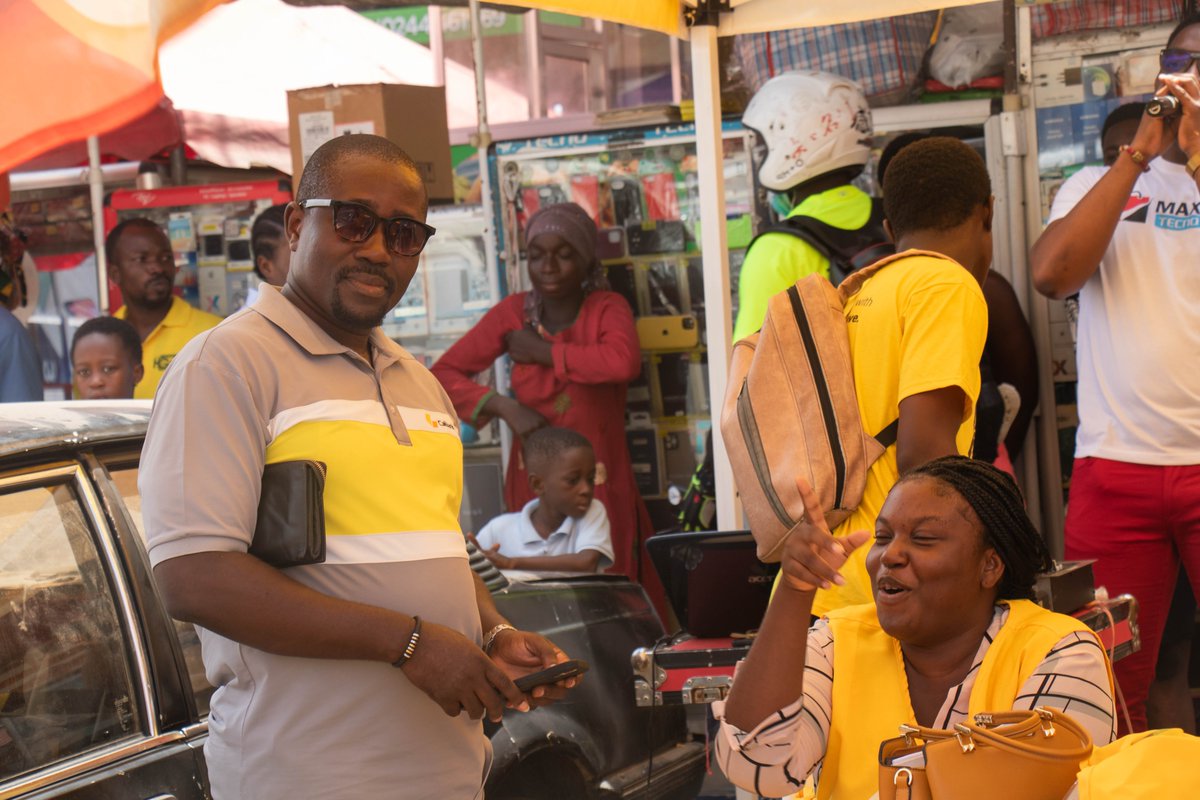 CalBankPLC's tweet photo. Snap into Action👌 with as little as GHS5 and start earning interest on your savings.😋
Our train stopped at Circle Market to educate and onboard customers onto our Snap Save account. Don't be left out, simply dial *771*1# to begin📌
#CalBank #ForwardTogether #SnapSave #Savings #savingsmonth