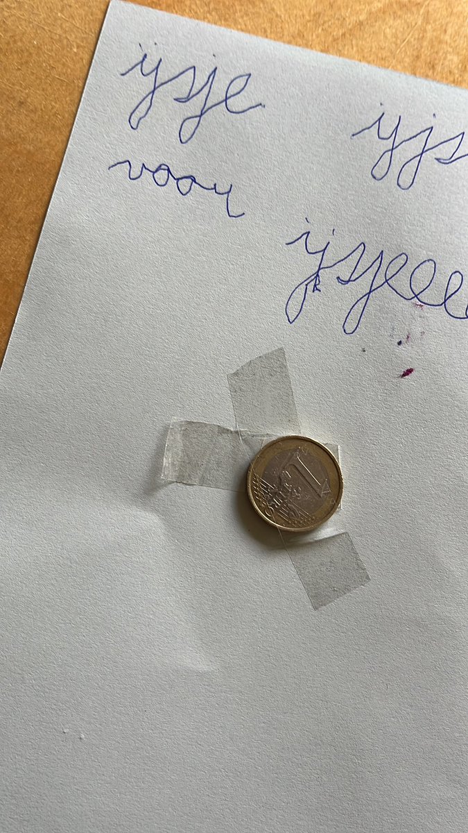 Vele lieve afscheidkadootjes vandaag van onze groep 3, maar deze is toch wel de leukste! Daar ga ik in de vakantie een lekker ijsje van eten!