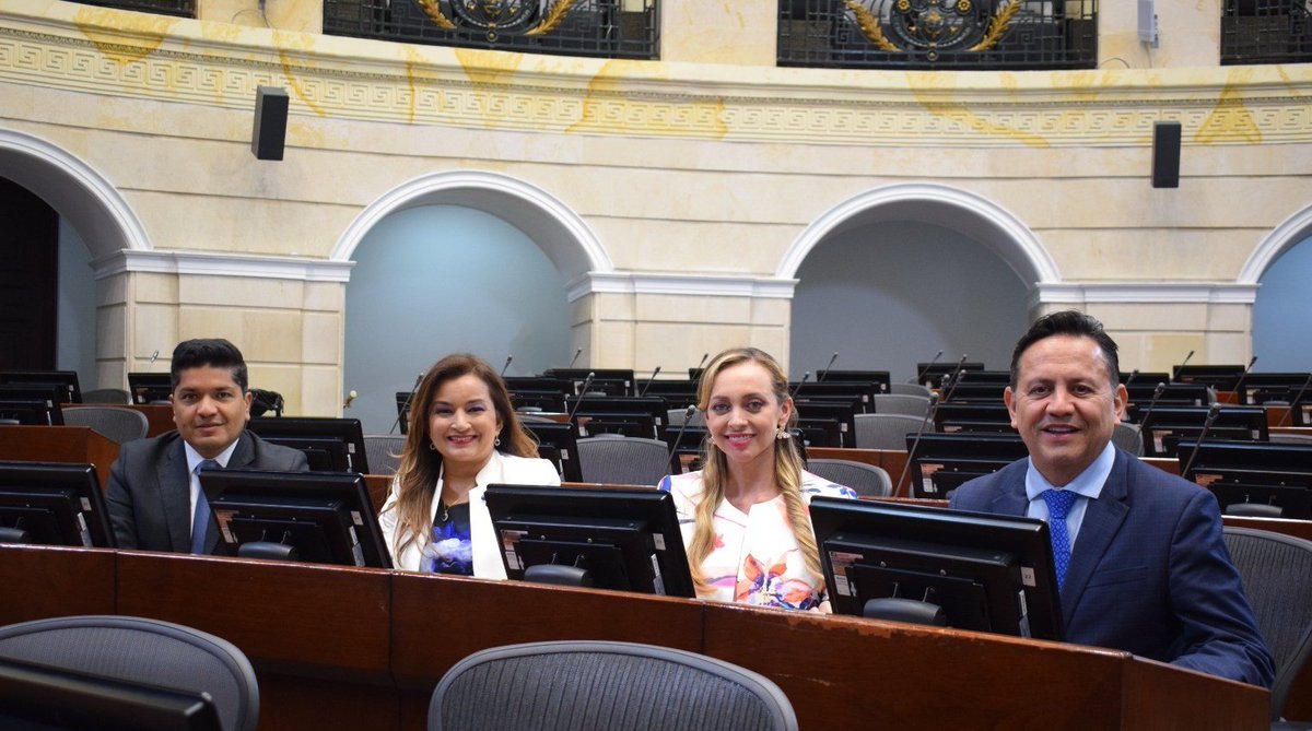 PartidoMIRA's tweet photo. La Independencia del @PartidoMIRA es: objetividad en los debates, conveniencia para la ciudadanía y autonomía para decidir. Construir propuestas oportunas, prácticas y con pedagogía en los temas de país. La Bancada del @PartidoMIRA, presente en la instalación del nuevo período legislativo en el @SenadoGovCo y la @CamaraColombia.