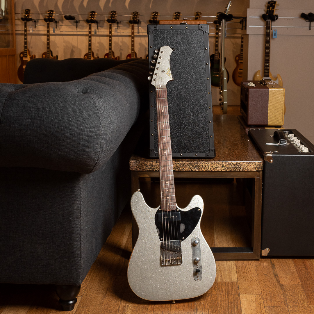 ChicagoMusicEx's tweet photo. Behold the @Atkin_Guitars Boosh electric guitar! Handmade in Atkin’s Canterbury shop, this new electric features Atkin’s second original offset body design you won’t find it anywhere. So, if this model is for you, get it from CME before it’s gone! https://t.co/G979nRz9YS #Atkin https://t.co/OKXOrJAyYb