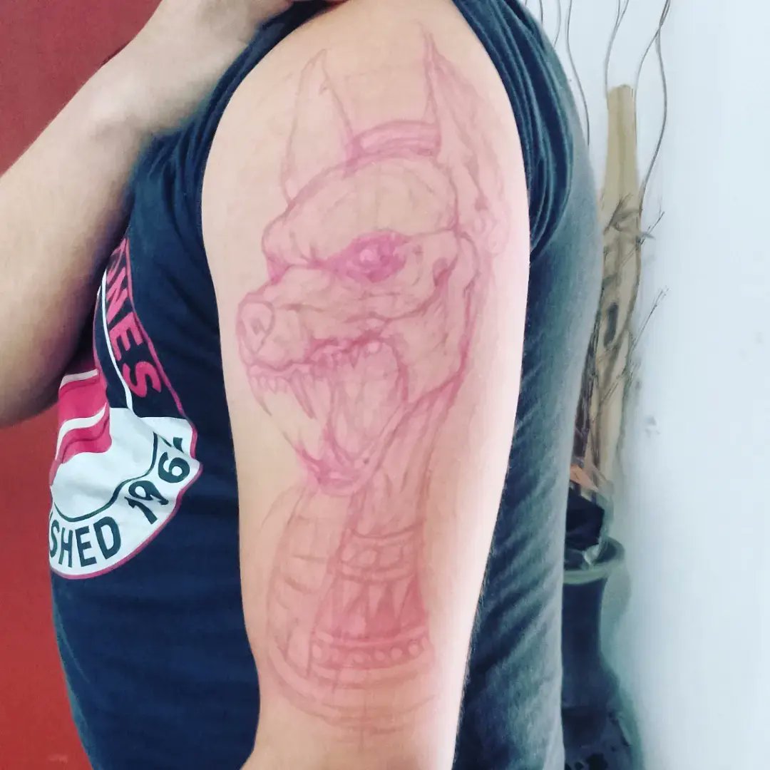 MedinaLauta's tweet image. Esto pasa cuando dejan a uno hacer y trabajar como quiere. #freehandtattoo