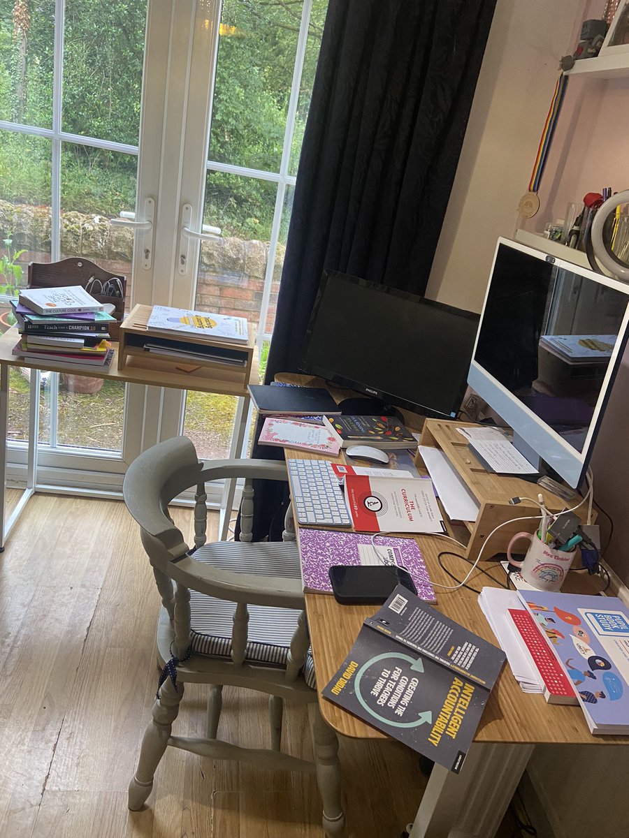 aimeetinkler's tweet photo. Tidying my office after a fab work week and reflecting on how great it is that so many educators share their thoughts and expertise to help others. I have used so many edu-books this week plus lots of chats with @PearceMrs and @JackieMBone #professionalgenerosity https://t.co/tUAkcDos67