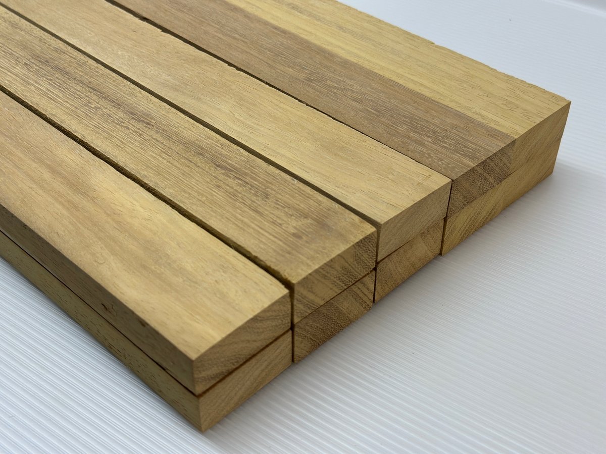 iroko_timber's tweet photo. A consignment of Iroko slats freshly machined for a customer to renew the swim platform on the stern of their boat.
#boating #boat #sailingboat #boatlife #teakdecking #Iroko #teak https://t.co/k9CWbGbveW