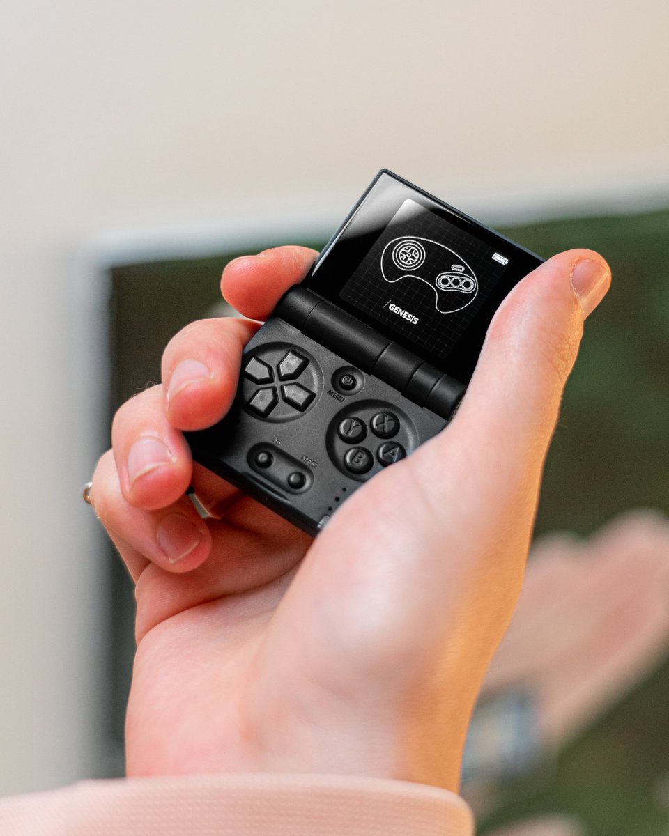 Feels perfect in the hand 👌

#Funkeyproject #videogames #Black