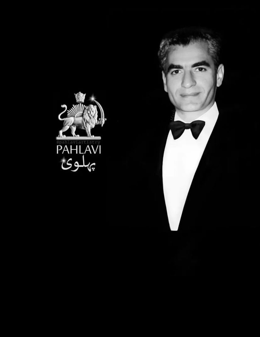 bahar_2500's tweet photo. شاهی که چون آفتاب بر #ایران می‌تابید و با رفتنش تاریکی این سرزمین را فراگرفت.

#شاهنشاه_روحت_شاد 
#آریامهر https://t.co/5kfWkMG3CT