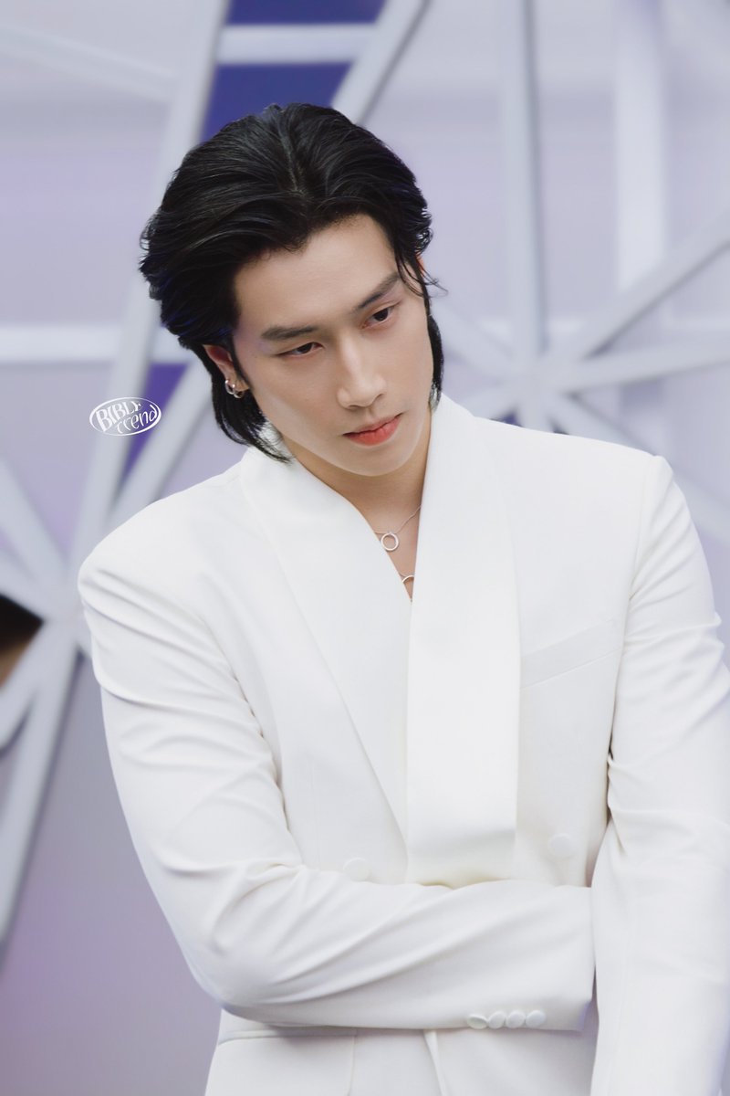 BibleTrend_'s tweet photo. อยากเป็นคนใดที่ถูกเจียว 🤍💗
อยากเป็นคนเดียวที่ถูกใจ อิ้ง✨🥰🖤

BIBLE SO HANDSOME!!!!!
#BiblexLancomeBeautyTech
#LancomeBeautyTech 
#LancomeBeyondEvent
#LancomeThailand

₍ᐢ..ᐢ₎°. ♡ #BibleWichapas
꒰ @biblesumett #bsumone ꒱ https://t.co/yxhY8vp2lJ