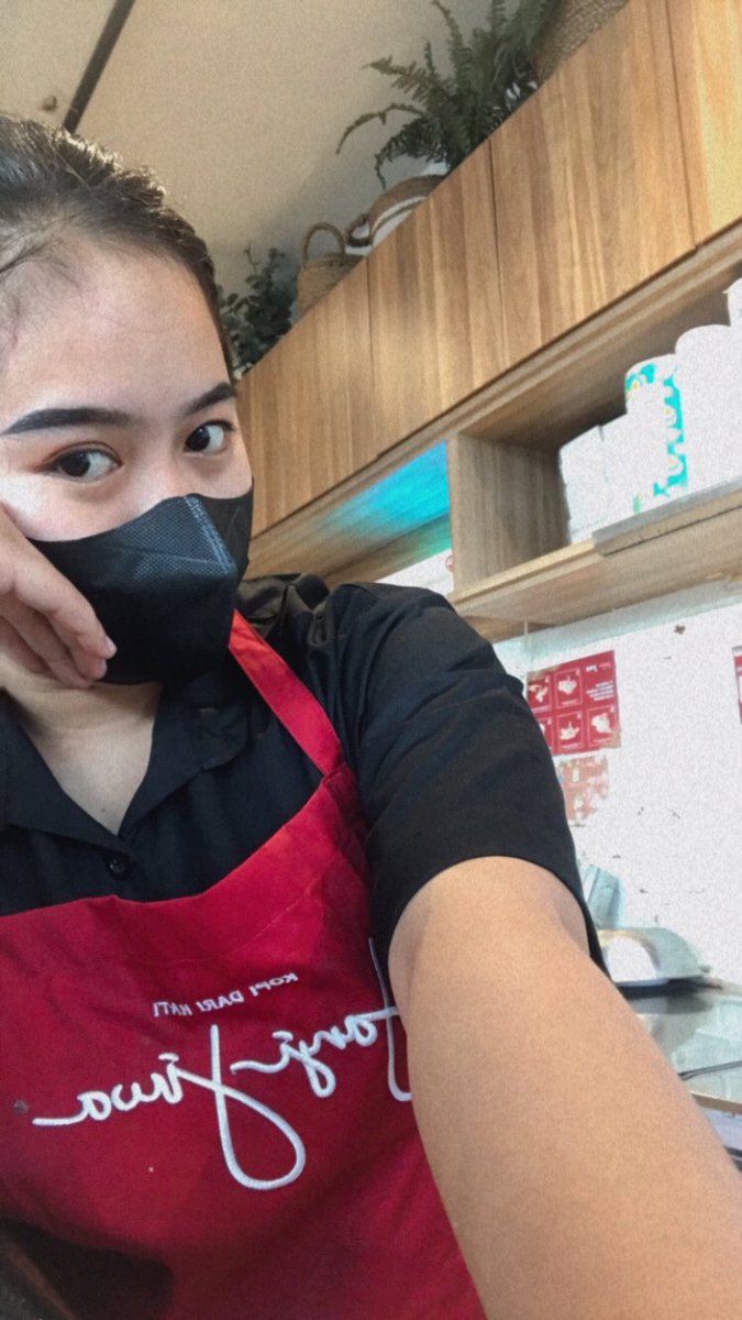 pikyuzu's tweet photo. ngerasa jd istri yg lagi siapan sarapan kalo pagi pagi yg beli opa opa korea atau koko koko cina yg masi pake baju tidur 'bentar ya pih mami lg bikin dulu roti nya,papih mau minum susu atau kopi'🤣 https://t.co/rKDxOjYZbg