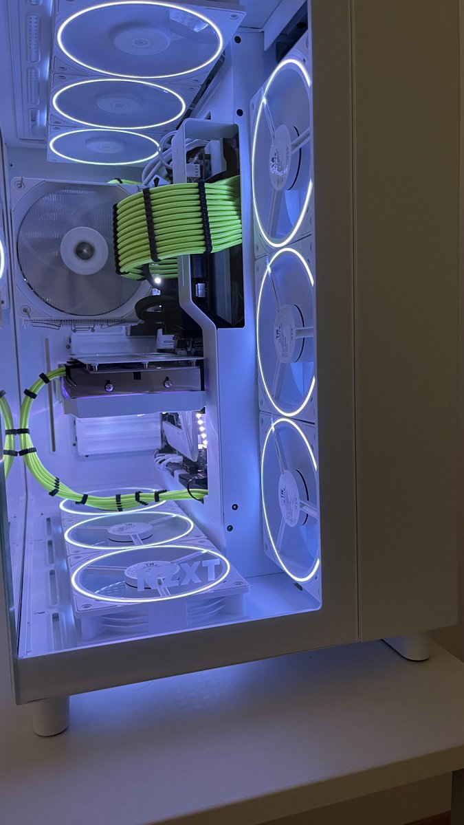 mikkopc's tweet photo. #NZXT
#H9_flow
#RX6650XT
#ASRock
#STEEL_Legend
#5800X3D https://t.co/1BNsqPrxyo