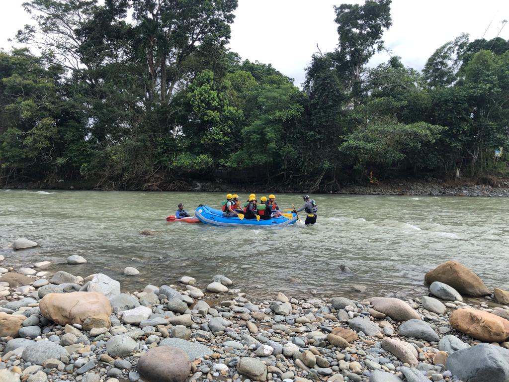 ParquesColombia's tweet photo. #EnParques orientamos y acompañamos el proceso de reglamentación del Cañón de Guejar en el Parque Nacional Natural Sierra de la Macarena.🏞️ https://t.co/pTxc4bmedv