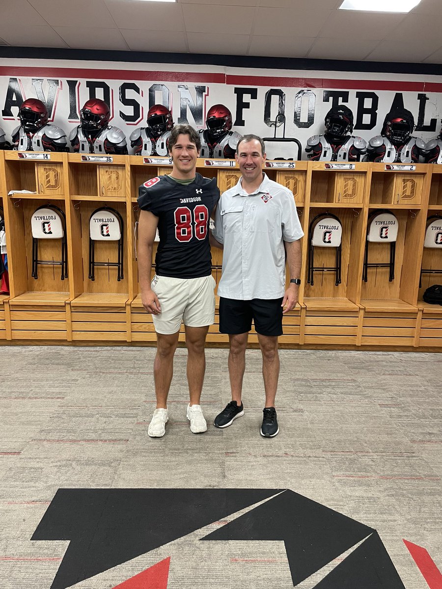 BenWake05's tweet photo. Had a great visit today @DavidsonFB and am blessed to leave with an offer. Thank you @_CoachMunch for this amazing opportunity. https://t.co/0jUZ6zDT6c