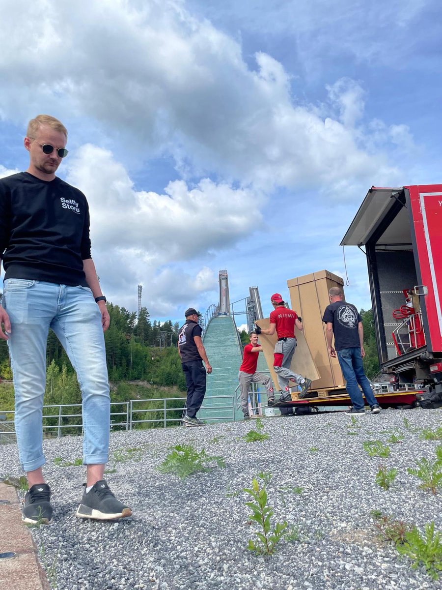 SelflyStore's tweet photo. 🏃🌟 Conquering Your Limits: From Zero to Extreme Run Hero! 🌟🏃

We got you covered! Selfly Store has its own obstacle in the #extremerun #lahti and will serve beverages and ice cream via Selfly Store cabinets. Stop by and get refreshed. #selfservice #grabandgo #wegotyoucovered https://t.co/r6AG8OrVNT