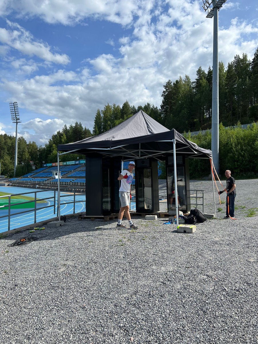 SelflyStore's tweet photo. 🏃🌟 Conquering Your Limits: From Zero to Extreme Run Hero! 🌟🏃

We got you covered! Selfly Store has its own obstacle in the #extremerun #lahti and will serve beverages and ice cream via Selfly Store cabinets. Stop by and get refreshed. #selfservice #grabandgo #wegotyoucovered https://t.co/r6AG8OrVNT
