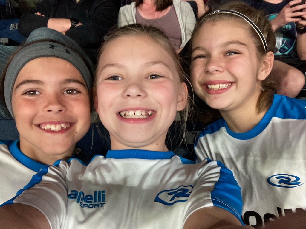 stlouisambush's tweet photo. ๐โจ Join us in celebrating our incredible fans by sharing some amazing memories!
๐คฉ๐ Show off your love and support in the comments below and enjoy a collection of epic fan photos that will make you smile!
#FanFriday #FansRock #RiseAsOne #MASL #2324Season #AmbushNation https://t.co/gaVqSENZ81