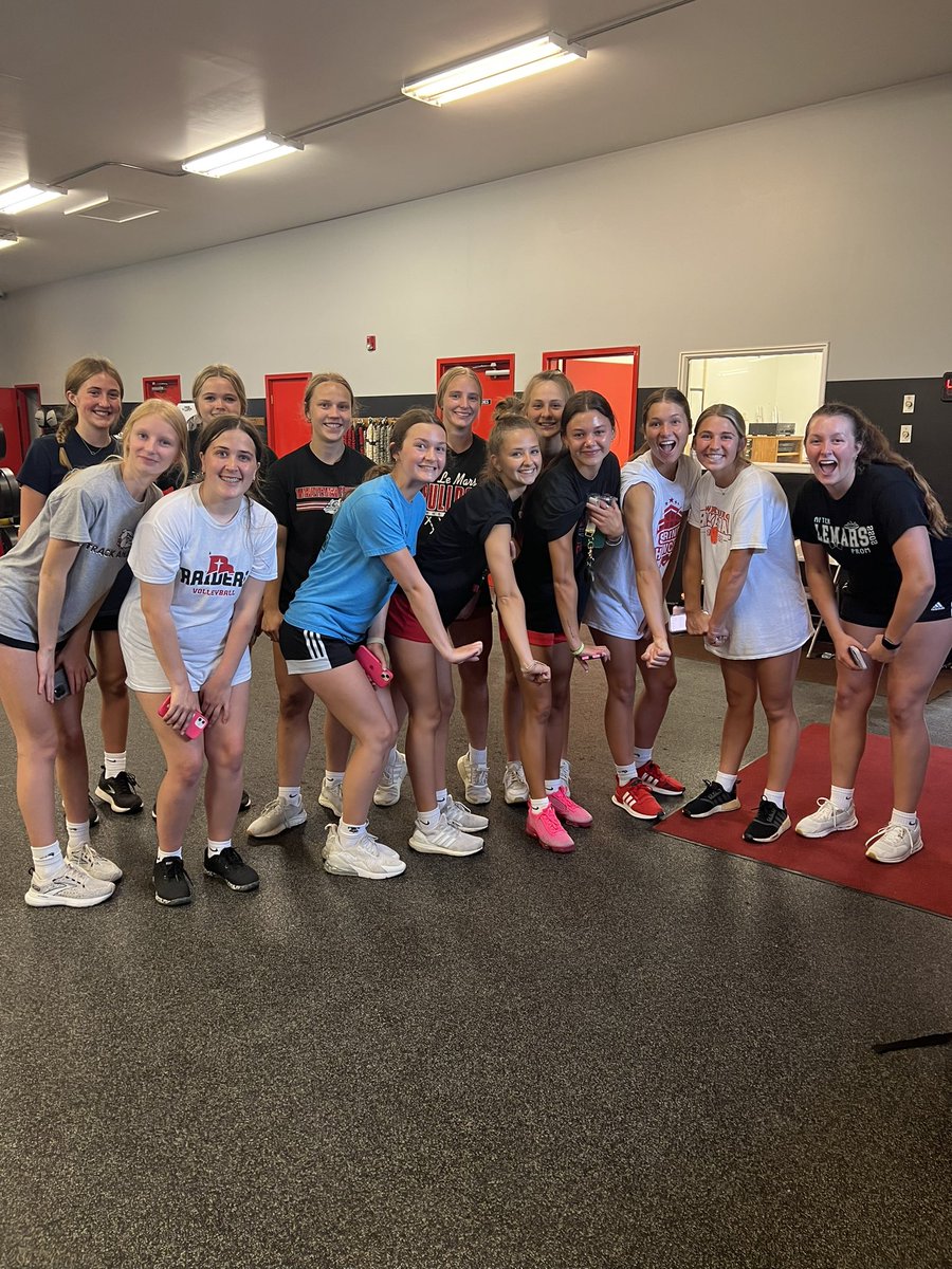 LeMarsGirlsBB's tweet photo. What a great summer we had! Open gym &amp; weight room 3 times a week, JV team camp at Dordt, and ended the summer with our varsity squad at the 3 day Okoboji Team Camp. We worked hard, we bonded, and we got better! Excited for November to come now! 😎💯🏀 https://t.co/rkumF5J2lj