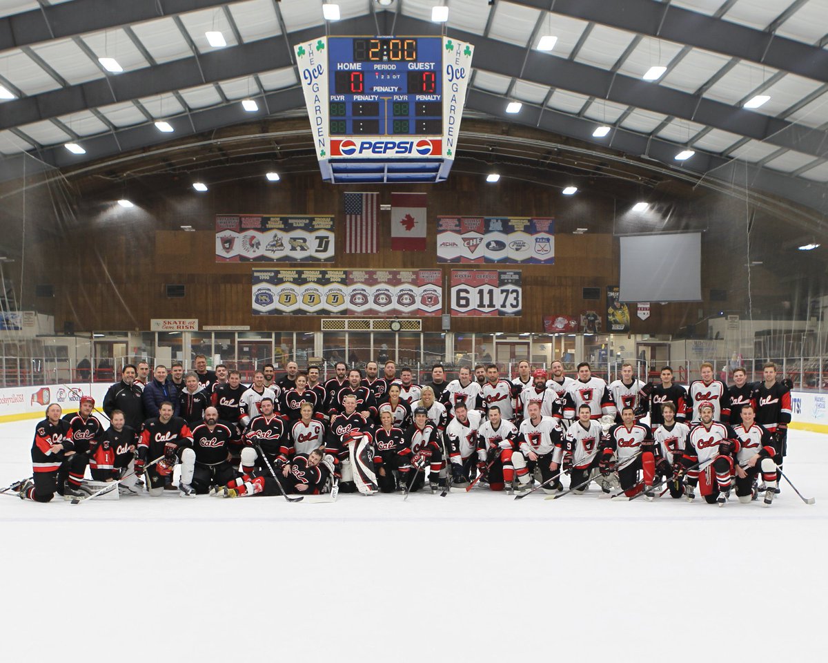 Join us for our annual alumni game and inaugural golf outing!

📅: September 16th and 17th
🏒: 9/16 - 5pm at cfs bank Event Center, Rostraver, PA
⛳: 9/17 - 8 am at Uniontown Country Club, Uniontown PA
🔗: caluhockey.com/golfouting