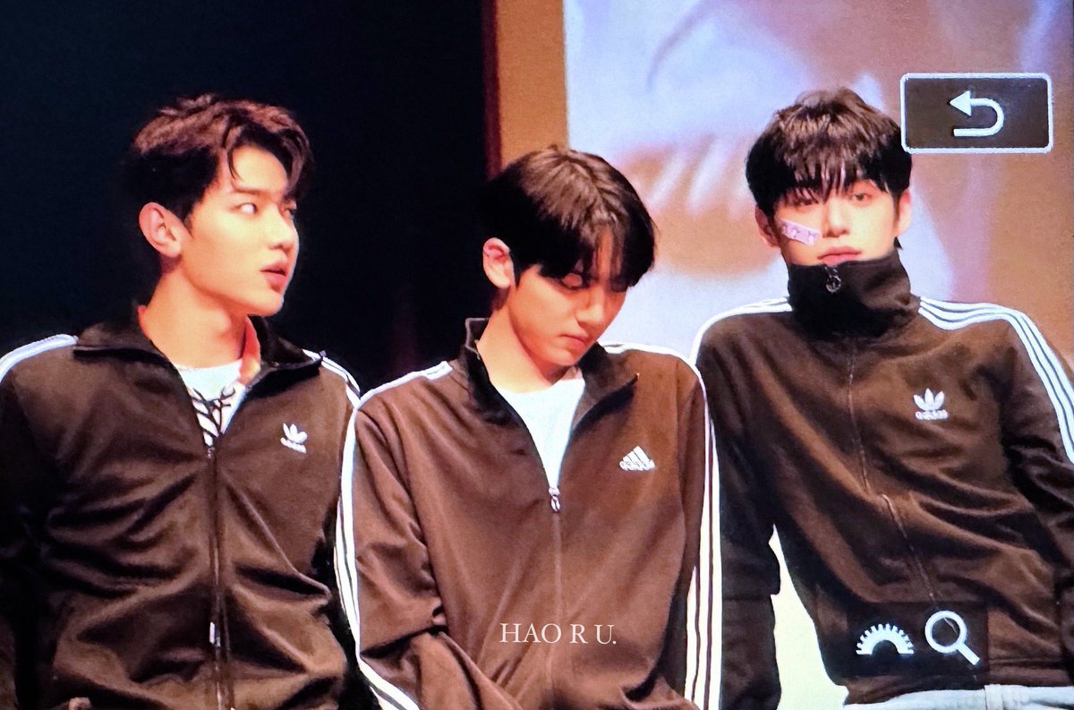 얘틴트훔쳐간사람나와
틴트이름뭐라고?

                             디어달링틴트..

그래 뒤에달린틴트

                              페리페라도 ㅠ

                                                          빨리 패란다