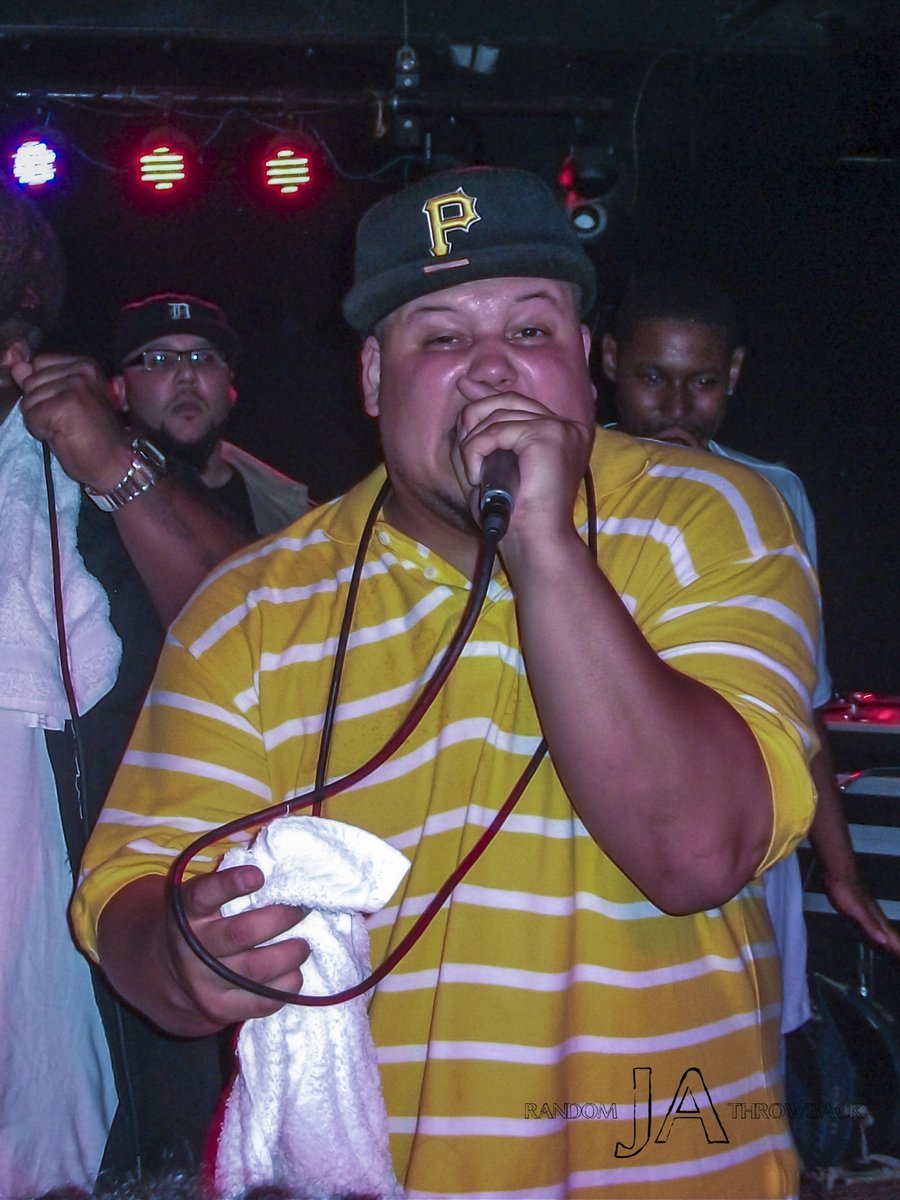 JACreativePhoto's tweet photo. #RandomThrowback The night was August 4th, 2011. It was just another Thursday, aside from my guy Bronze Nazareth (@BronzeNazareth) and the #Wisemen wrecking mics at Billy's Lounge in Grand Rapids, MI. Missing GR. #HipHop #Friends https://t.co/jn4XjfI8Qc
