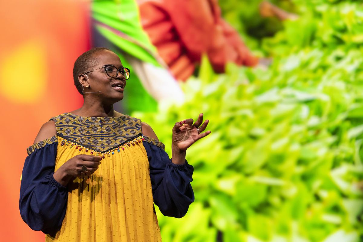 WRIafrica's tweet photo. 📢BREAKING: @WorldResources' @MathaiWanjira showcases #AFR100’s Restore Local project at the @TEDTalks event. Its goal is to scale up support for local #RestorationChampions in Africa and help them revitalize their landscapes🌳

Watch ▶️ https://t.co/T7Oy03uODD @TheAudaciousPrj https://t.co/APU8yFdvOt