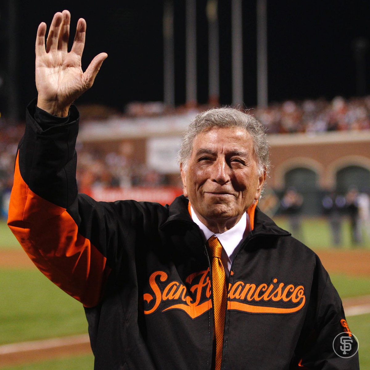 SFGiants's tweet image. The #SFGiants are saddened to hear of the loss of Tony Bennett, a true legend whose music will live on at Oracle Park. We cherish the memories of his friendship &amp;amp; many visits. We will remember him for leaving his heart in San Francisco. Our deepest condolences to his family.