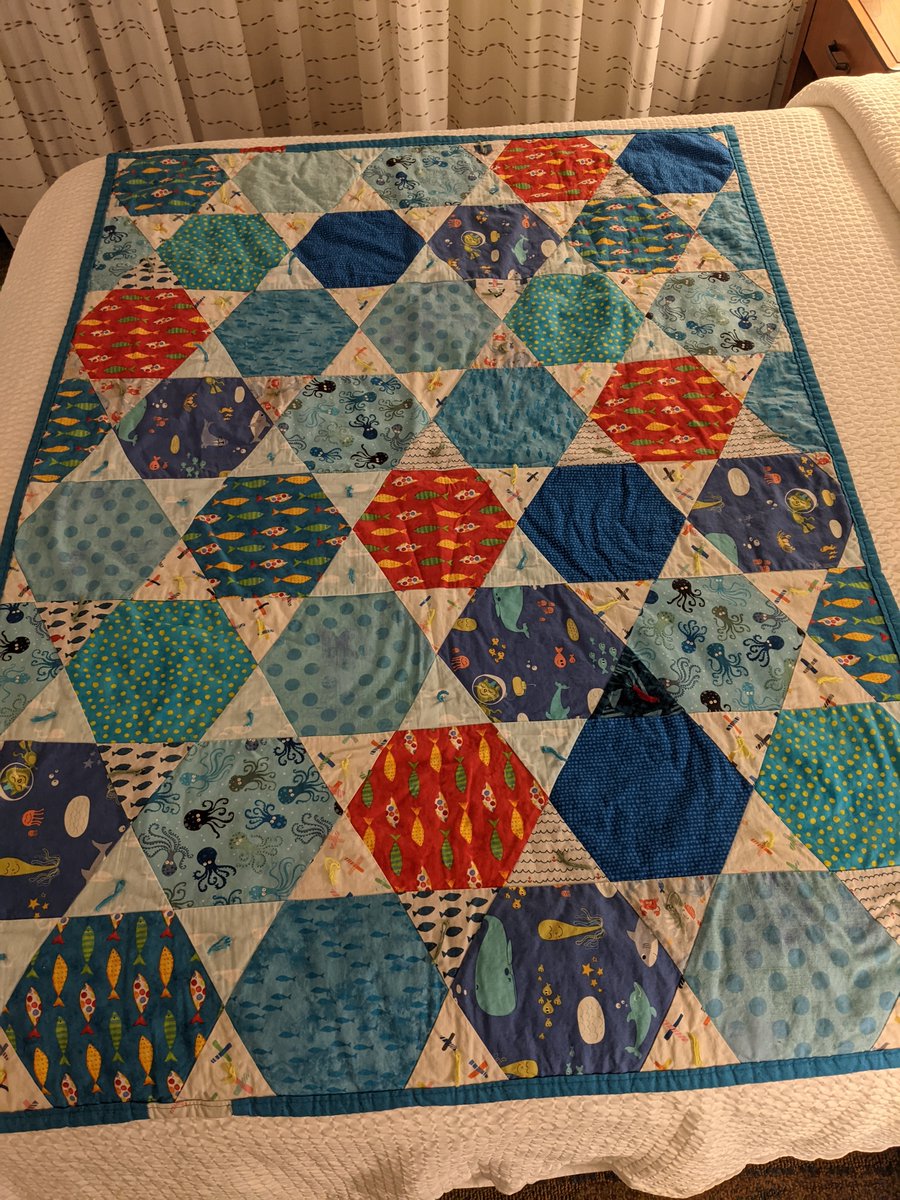 Here is the Baby Quilt for my wonderful cousin Jonathan and his fantastic wife Amy and their adorable baby, Samuel....

bookerworx.com/a-quilt-for-ba…

#Bookerworx #OriginalDesignsByDanikaNorey #quilt #quilting #artist #ArtIsLife #PassionForArt #Sewing #heirloom #HowToSew #fabric