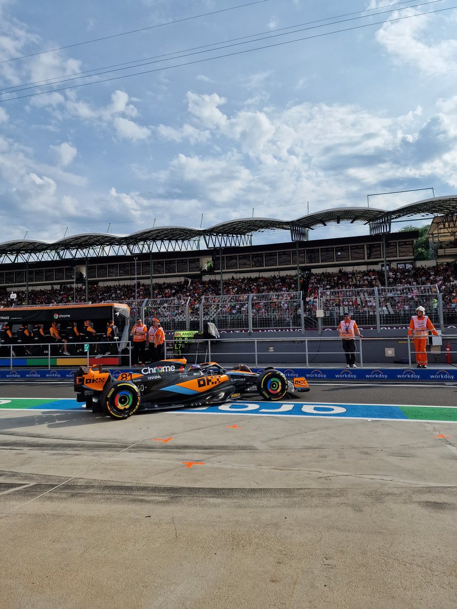 McLarenF1's tweet photo. Lando pits after his first long run.

Oscar heads back out.

NOR 🇬🇧 P2
PIA 🇦🇺 P9

#HungarianGP 🇭🇺 https://t.co/lYN3fM2ttw