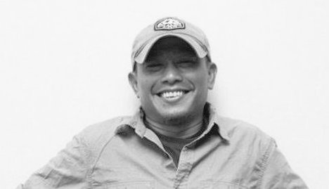 Aku tahu aku tidak dapat mengubah kehidupan, tapi mungkin aku bisa mengubah cara pandangku terhadap kehidupan. 

- Pidi Baiq