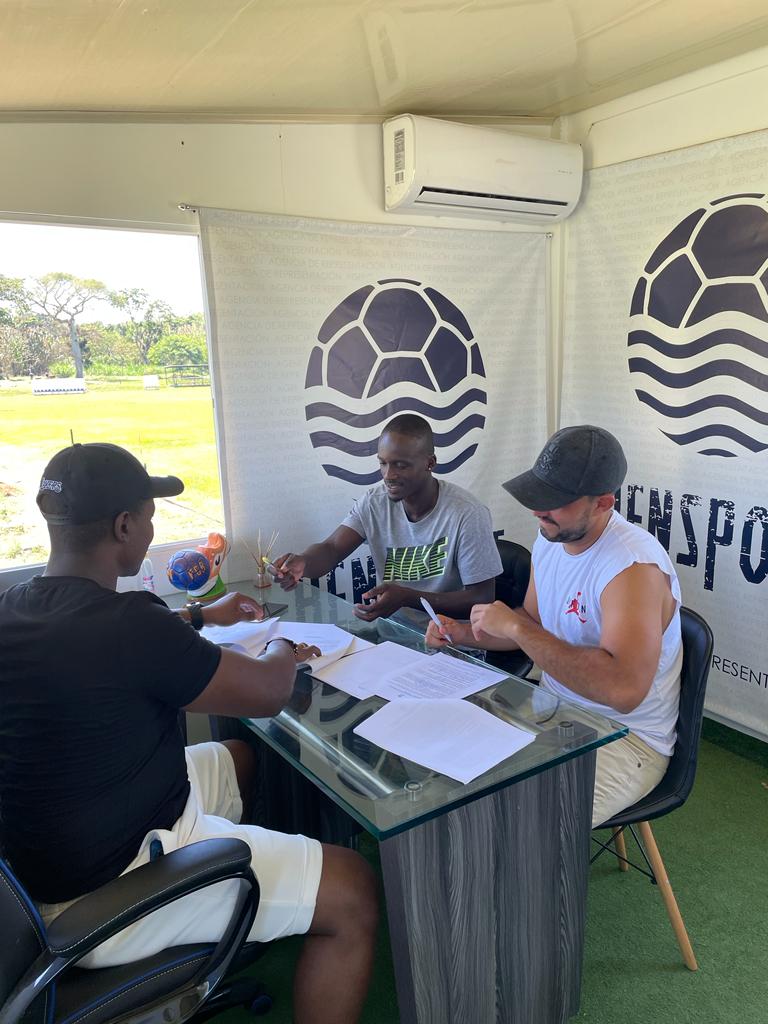JeffersonCossi2's tweet photo. Todo listo para la Copa Leyendas 🏆🔥
Inscribe tu equipo ya! ☑️✍🏼
Espectaculares premios 💰💸
#Cali https://t.co/C91bwCiQY7