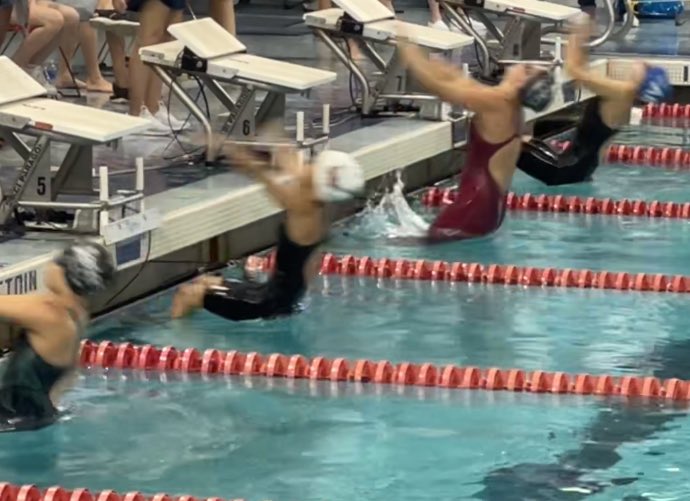 CACHAWKS's tweet photo. White cap so clean. Gracie K Backstroke start even cleaner. https://t.co/riCPhkJNSV
